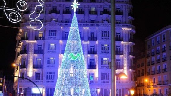 When are the Christmas lights switched on in Madrid?